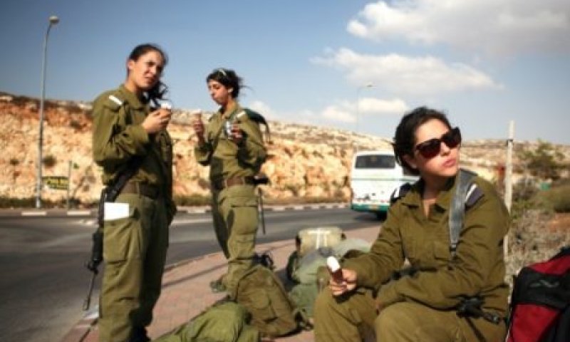 חיילות דתיות זועמות: "מכפישים אותנו"