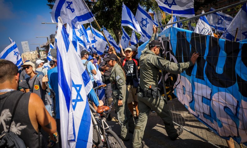 המשטרה מעדכנת: 45 עצורים בהפגנות לאורך היום