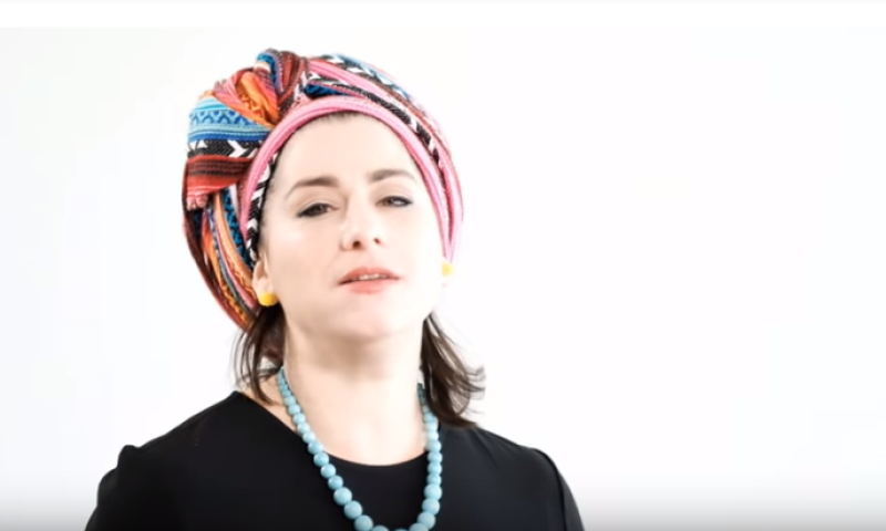 שרה על החלום: ריקה רזאל בסינגל חדש &bull;צפו