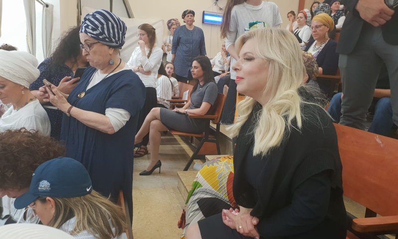 הדרמה בישיבת מרכז: שרה ואיילת שעות אחרי הפיטורים