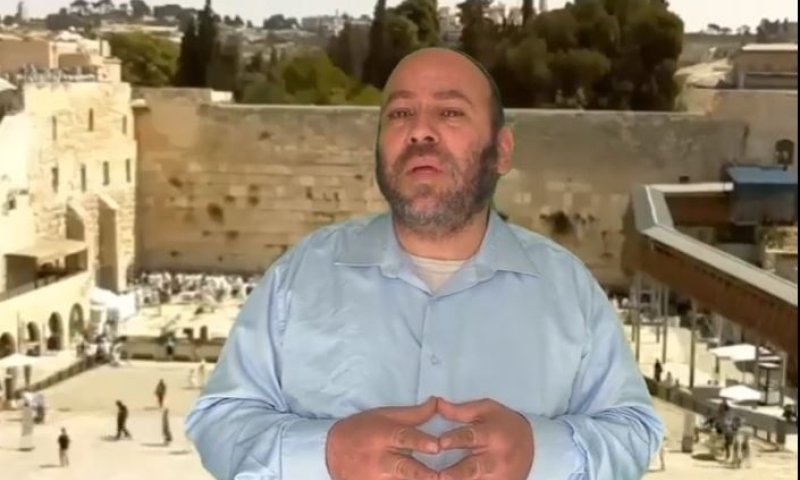 לי זה לא יקרה? עשרה בטבת ונבואת סיר הבשר. צפו