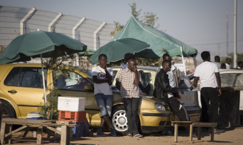 דיון סוער בכנסת: תעבירו מסתננים לקיסריה ולקיבוץ