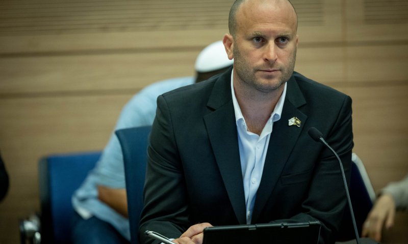 קרויזר נגד מיכאלי: "אין לי צפיות מהנכדה של קסטנר"