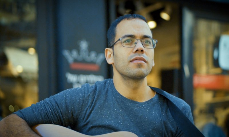 מסתתר: מתי שריקי בסינגל חדש ומרגש &bull; צפו