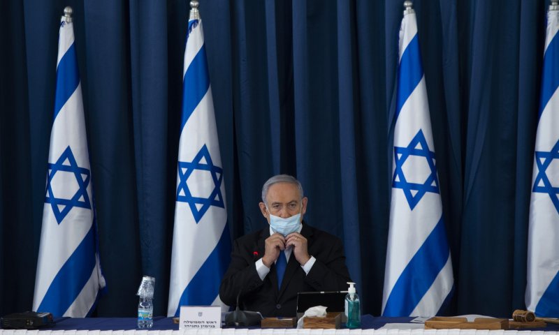 משרד הבריאות לוחץ עוד הגבלות בבית הכנסת ובים