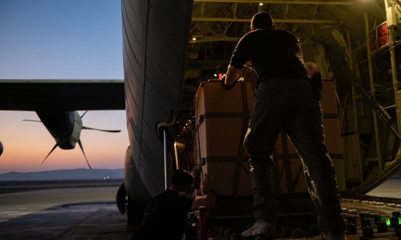 אף גרגיר לא ייכנס? ישראל תצניח סיוע לעזה