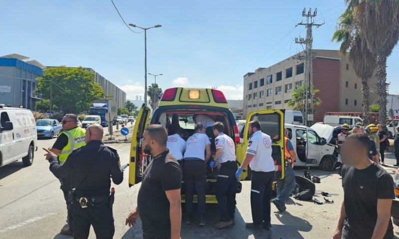 חיפה: בן 40 נפצע קשה בתאונת אופנוע
