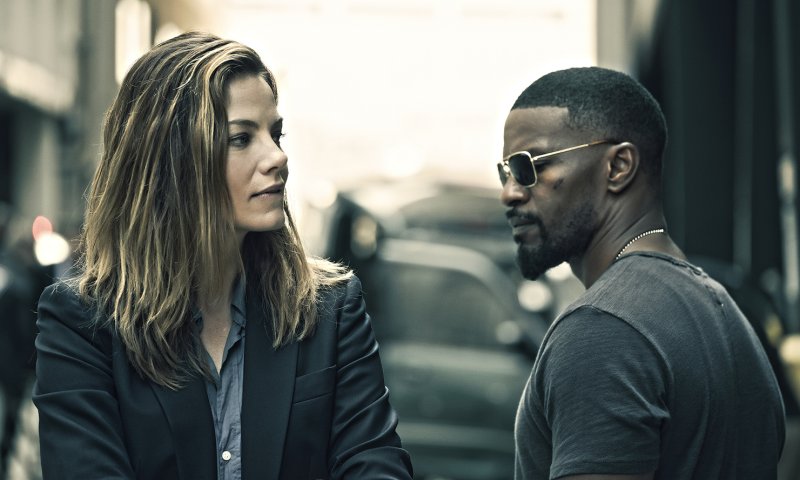 מצוד לילי &ndash; אקשן קלישאתי ומשעמם  &bull; ביקורת סרטים