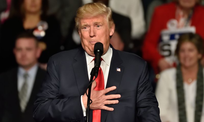 הפדיחה הקולינרית בהשבעה של דונלד טראמפ