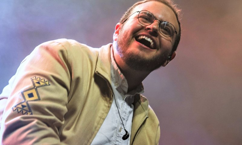 ישי ריבו, מאחורייך: הזמר החרדי שמשלב בין עולמות