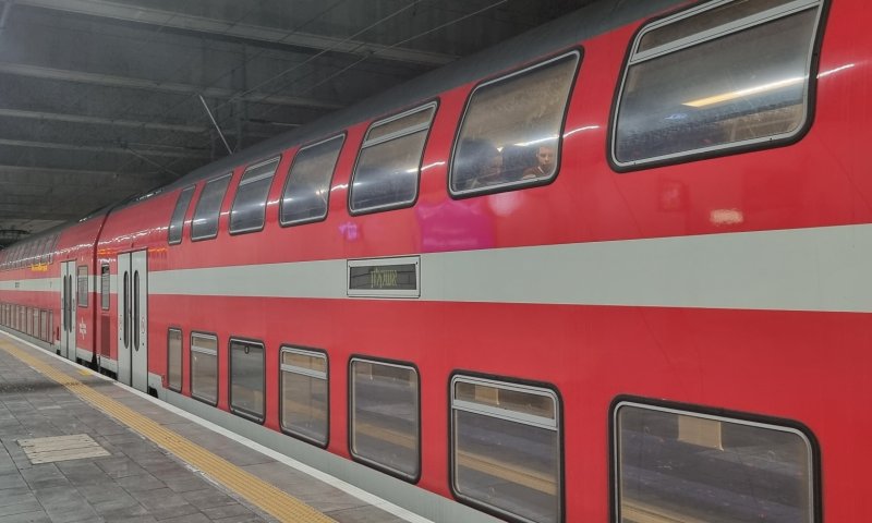 גבר נהרג מפגיעת רכבת בחולון | שיבושים בתנועת הרכבות