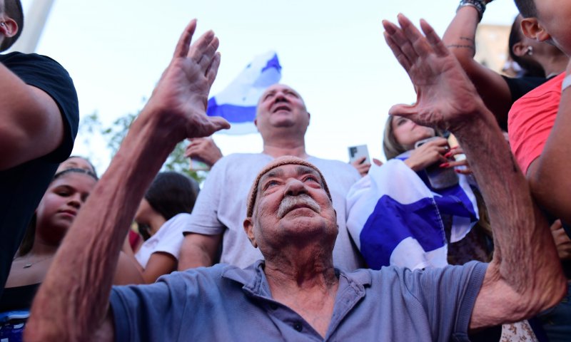 ידיים באוויר בכל מקום: השבוע שהיה ב-20 תמונות