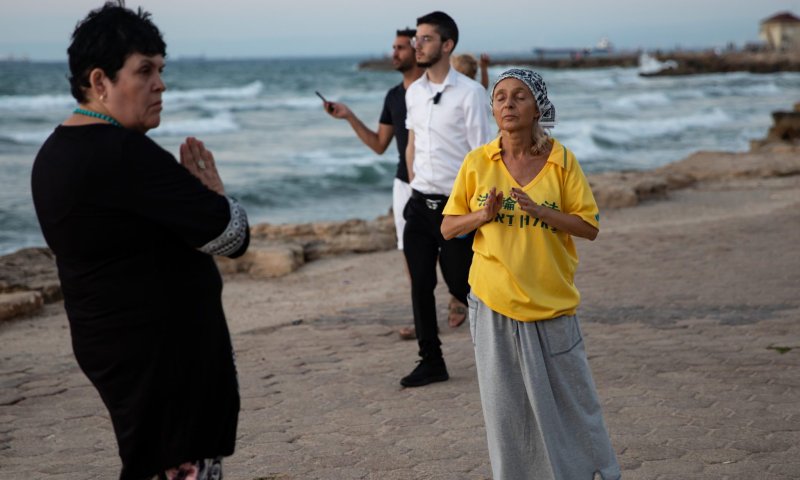 משרד הבריאות: הרחצה בחלק מחופי המרכז מסוכנת