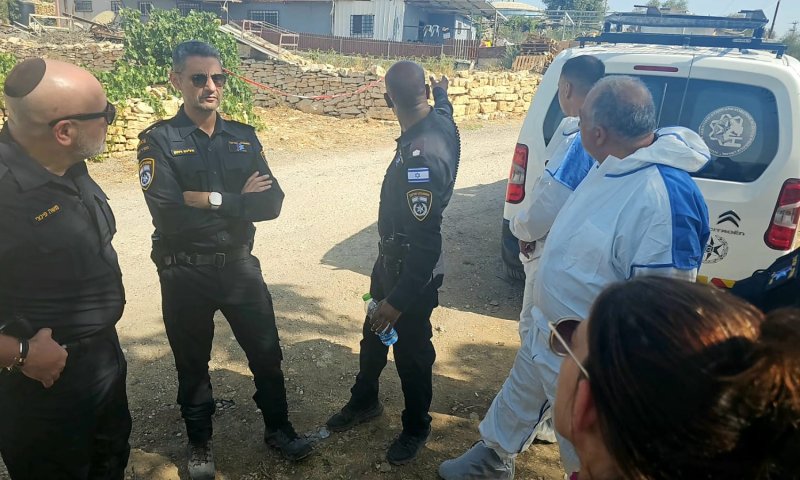 גבר כבן 70 נמצא ללא רוח חיים סמוך לאלון שבות