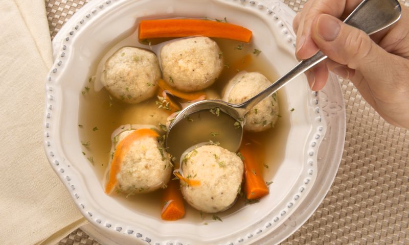 הרב אבינר: חג פסח בלי קניידלאך?!