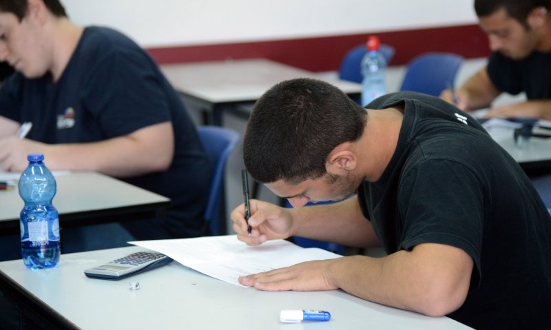 בחינת הבגרות בספרות ערבית דלפה לרשת ובוטלה