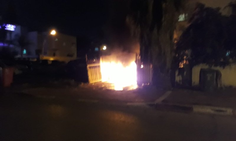 פשע שנאה ברמלה: ערבים הציתו רכב של תושב סרוג