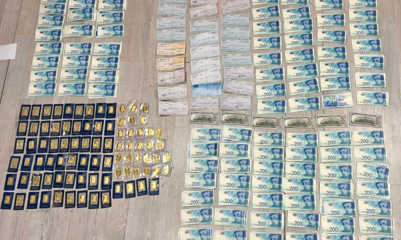 כנופיית עבריינים נעצרה עם מיליון ש״ח ואמצעי לחימה