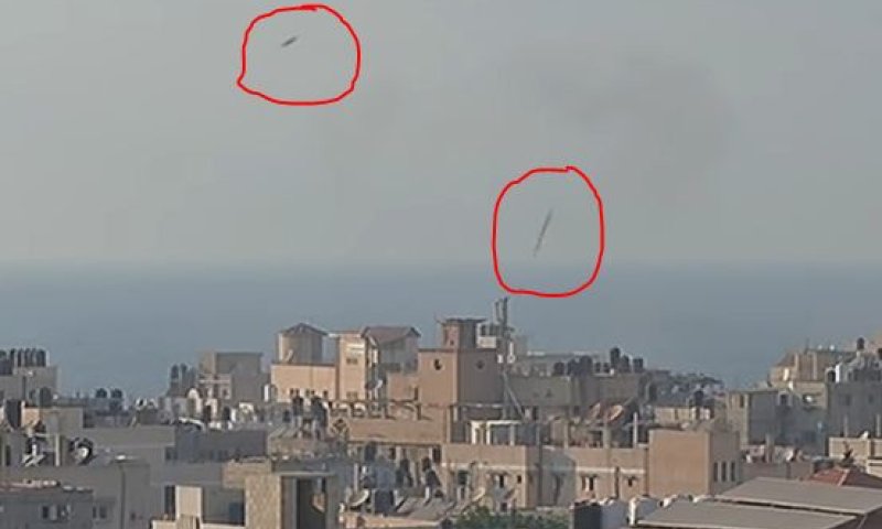 בהילוך איטי: מטוס מבצע נוהל 'הקש בגג' ומפציץ. צפו