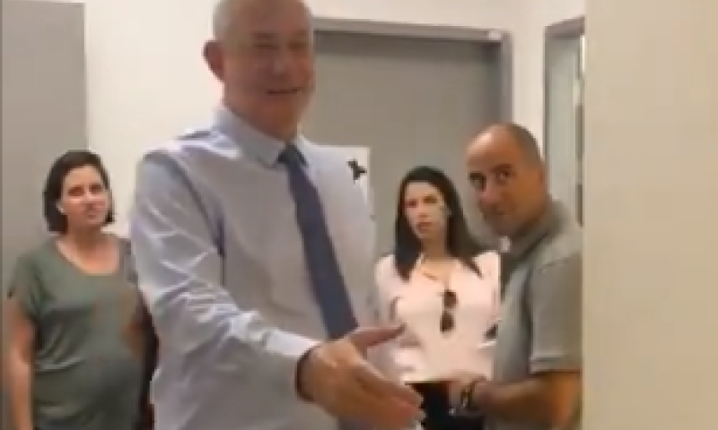 צפו: כשנפתלי בנט ובני גנץ נפגשו