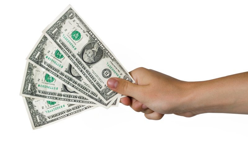 חלוקת הירושה: 4 דולרים לבן אחד והון עתק לבן השני