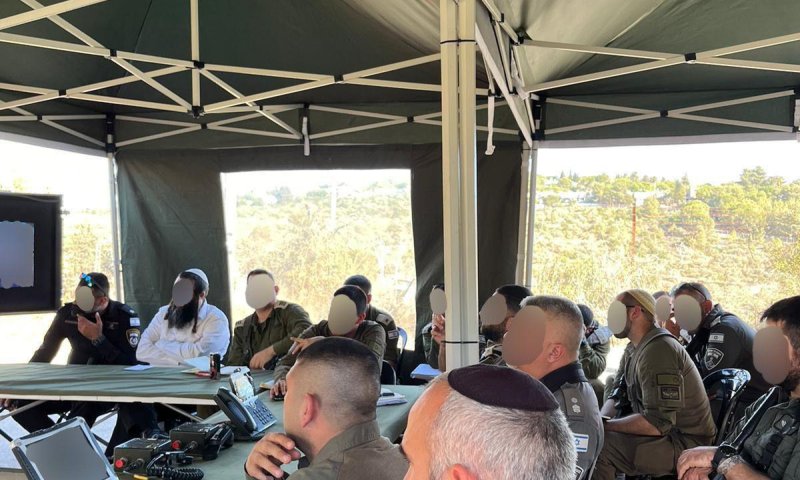 לרגל החג &ndash; אלפי אזרחים ביקרו בקבר יהושע בן נון