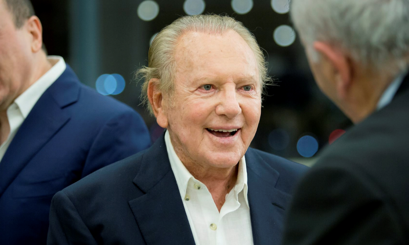 בניגוד לכללים: זה מה שמוריס קאהן עשה בטקס המשואות