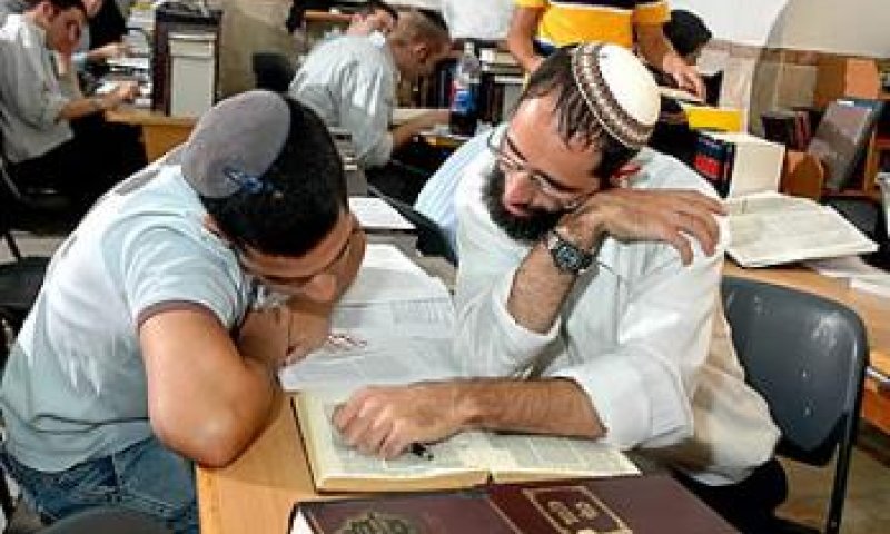 להאזנה: שיר חדש לרגל חגיגות היובל לישיבת ההסדר שעלבים