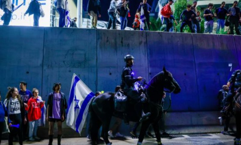 אחרי שנתיים: בית המשפט הרשיע את הפרש שתקף מפגינה