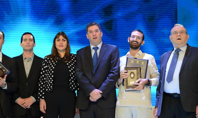 חננאל מלכה מישראל הוא חתן התנ"ך הבינלאומי