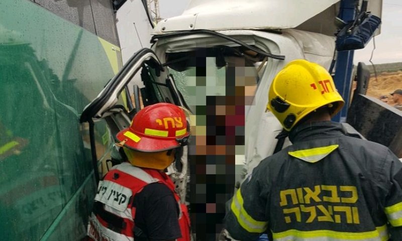 תאונת דרכים קשה בבקעה: הרוג ו- 12 פצועים