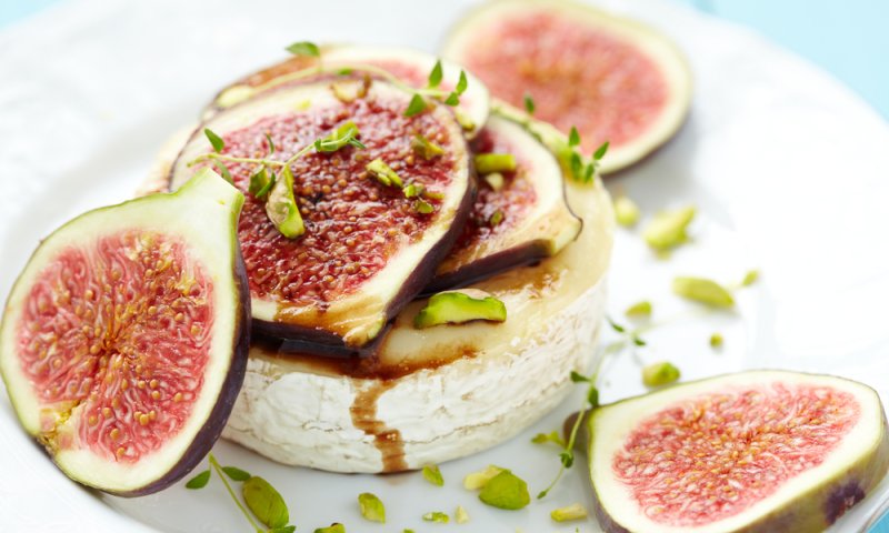 חג שבועות מתוק: מאפה תאנים ופטה עיזים