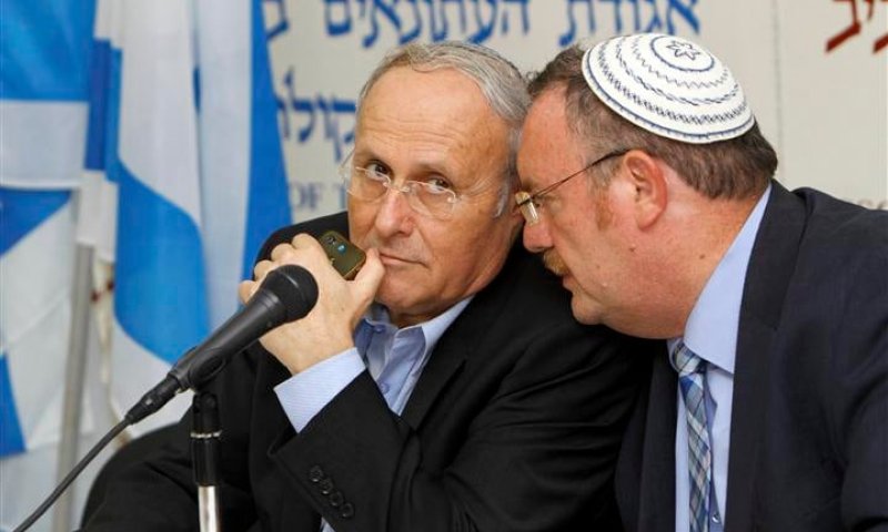 ועדת המפקד דורשת פרסום ההסכם בין אורלב והרשקוביץ