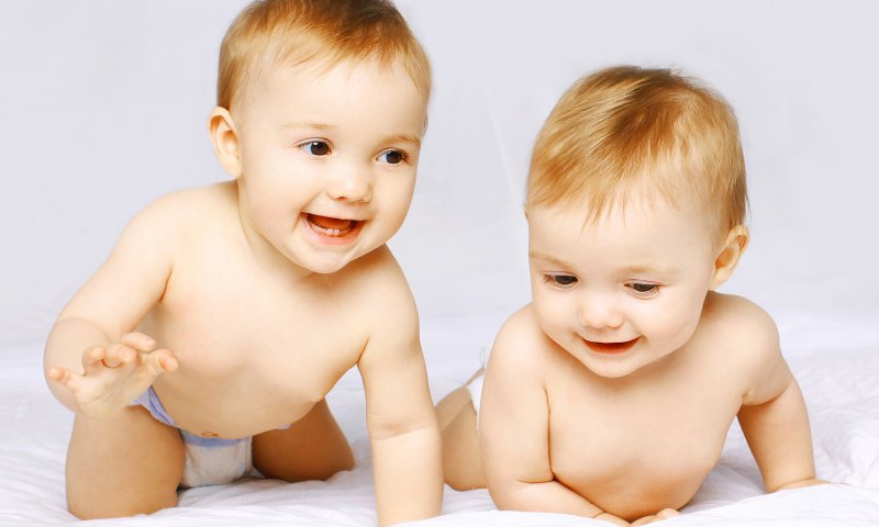 התאומים הוחזרו לידי "ההורים המתעללים"