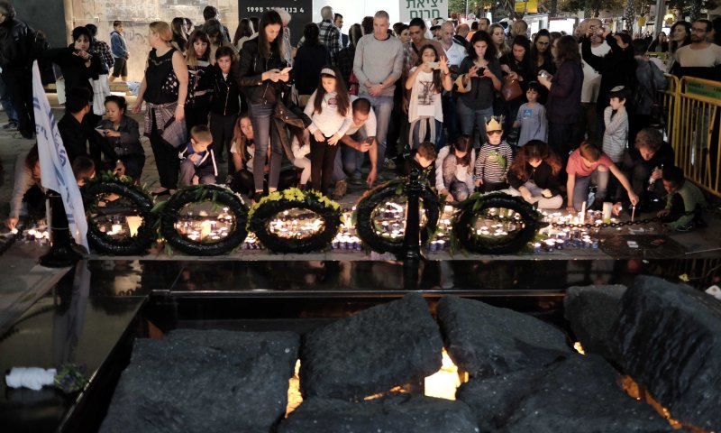 צפו: העצרת בכיכר לזכר יצחק רבין