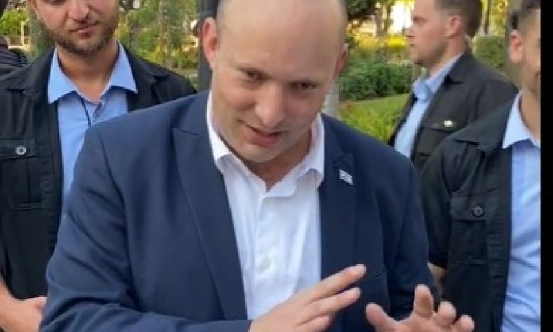 לראשונה מאז ההחלפה: בנט ברחובות תל אביב | צפו