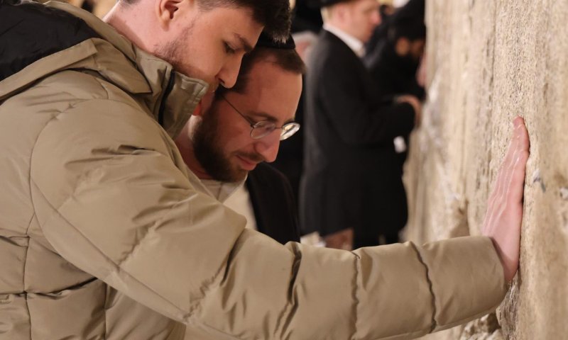 ממנהרות החמאס בעזה למנהרות הכותל: סשה טרופנוב בביקור מרגש