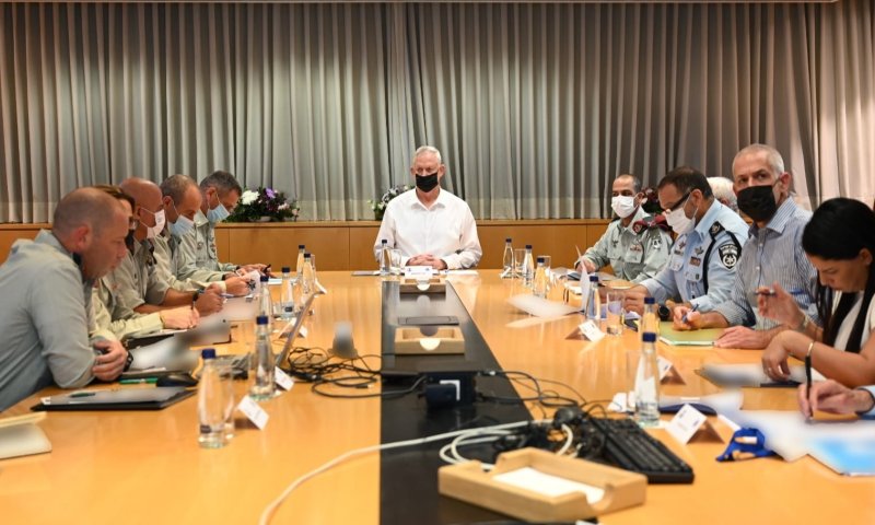 גנץ: הפשיעה ביו"ש &ndash; "השורש ממנו צומח טרור"