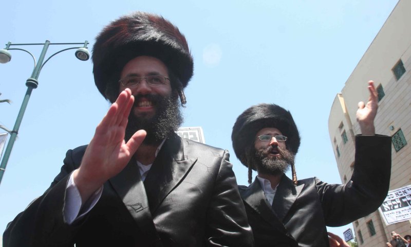 נאמני תורה ועבודה נגד חסידי סלונים: יציבו משמרת מחאה