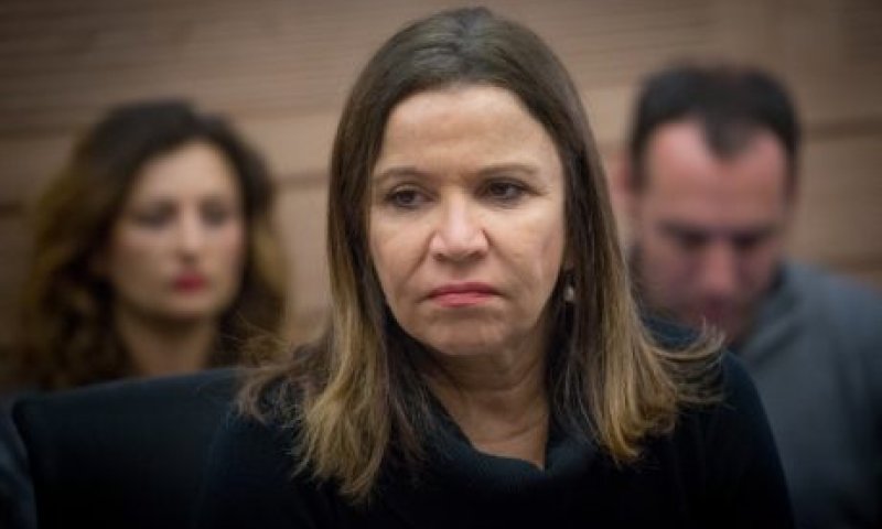 יחימוביץ': "הלב שלי לא יתן לי לקנות יין של ברקן"