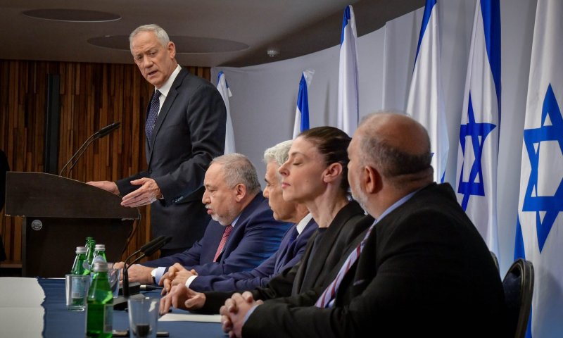 "כמו צפון קוריאה": ליברמן בקריאה חריגה לאופוזיציה