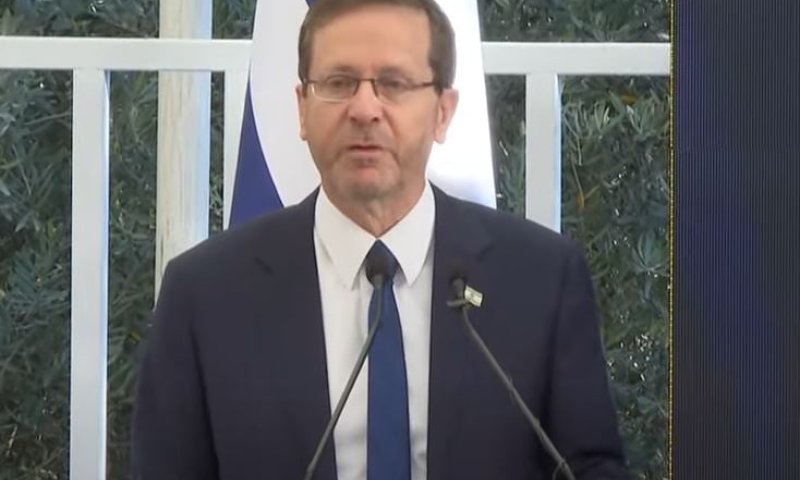 הנשיא הרצוג לטייסים: אין מקום לאיומים בסרבנות