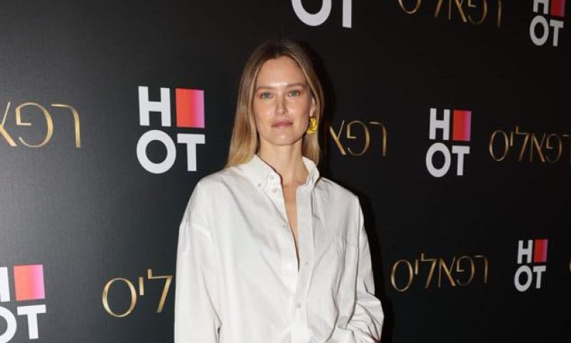 בר רפאלי השיקה סדרה בג'ינס: כל מי שהיה שם