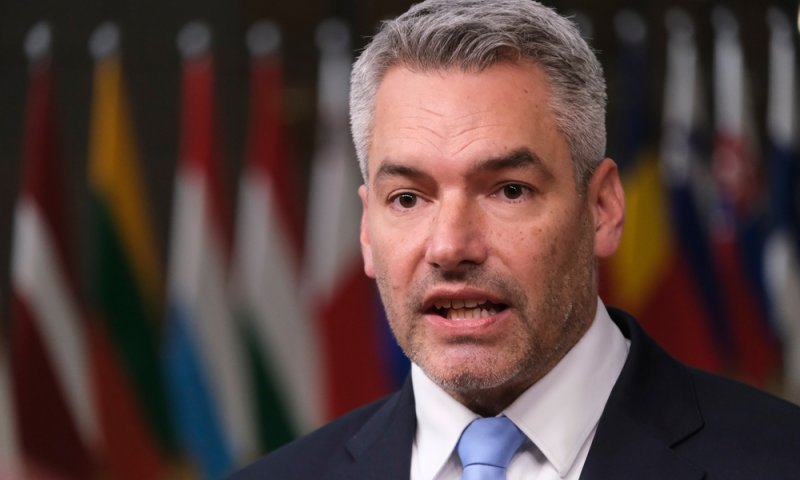 "איך מזכירים את ישראל וחמאס באותה נשימה?"