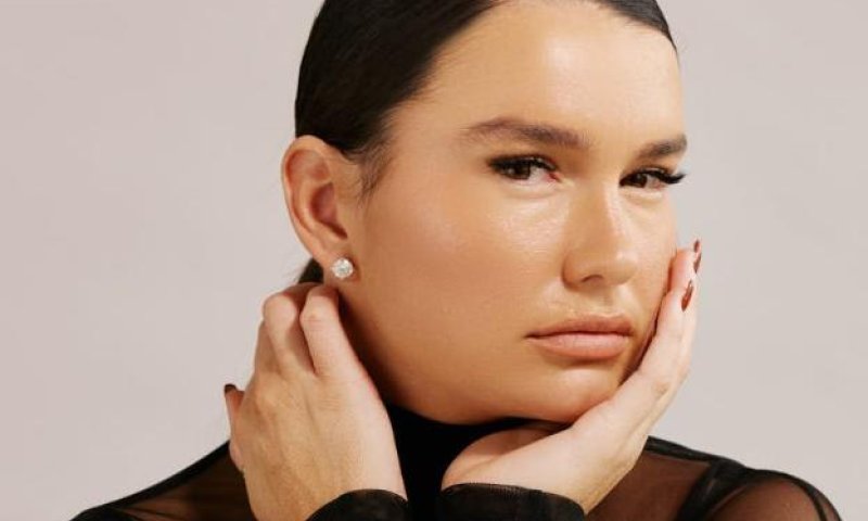 אדל בספלוב נשאלה אם יש לה חברות שמאלניות, כך היא הגיבה