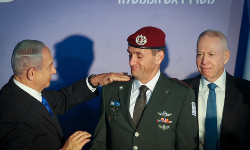 שוב התבלבל: הטעות של נתניהו בטקס עם הרמטכ&rdquo;ל
