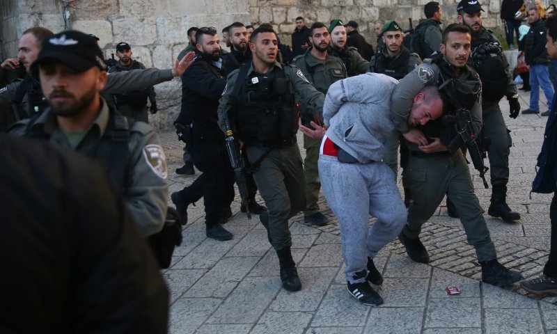 חשד לדקירה בהר הבית, 2 המחבלים נעצרו