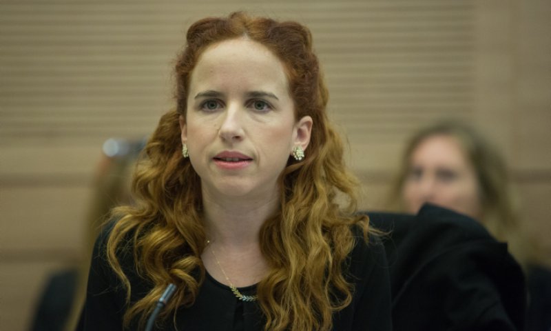 ההצעה המוזרה של אהוד ברק לסתיו שפיר