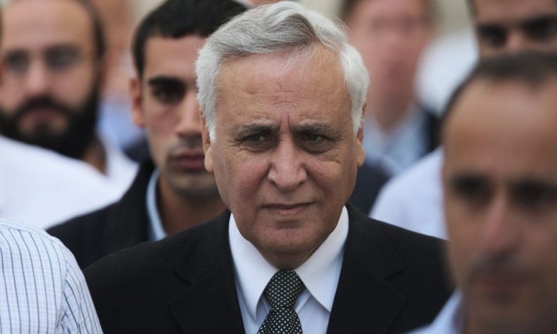 בניחום אבלים בבני ברק: הנשיא לשעבר משה קצב