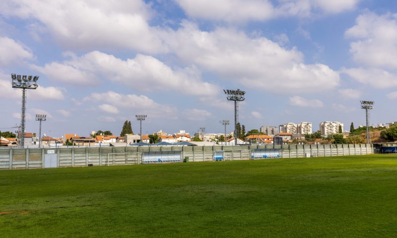 הממשלה אישרה: מגרשי הספורט בישראל יפיקו&nbsp;חשמל